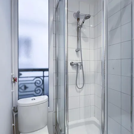 Ancienne annonce studio Villemain Paris