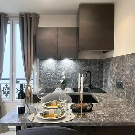 Ancienne annonce studio Villemain Paris